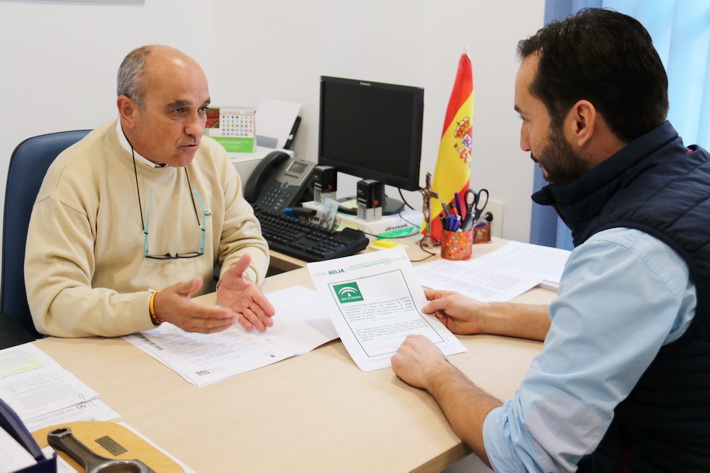 Almucar celebrar una charla informativa sobre la nueva normativa de Hojas de Reclamaciones